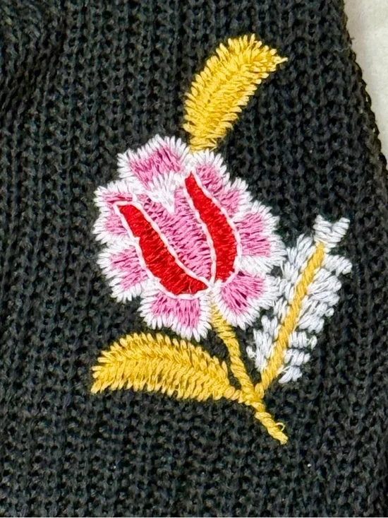 Woven Heart Embroidered Sleeve Sweater L Black Floral Cozy Cottage Top - Picture 4 of 8